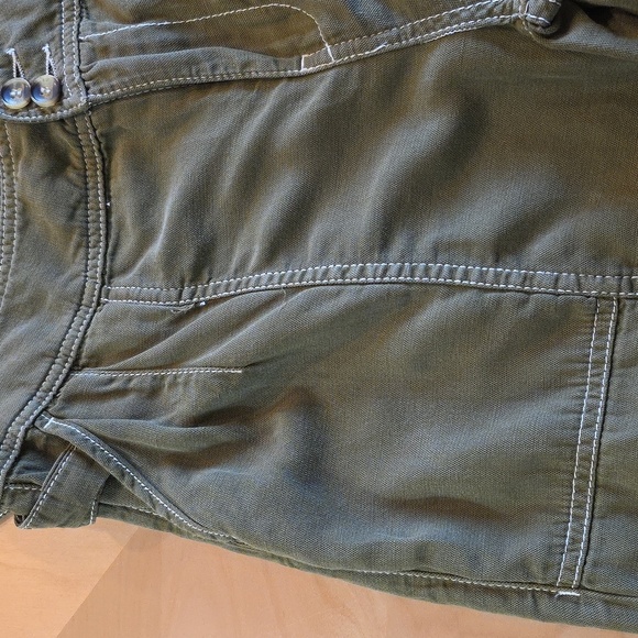 Anthropologie Jackson Army Green Tapered Utility Cargo Pants. Size 2 - Picture 4 of 9